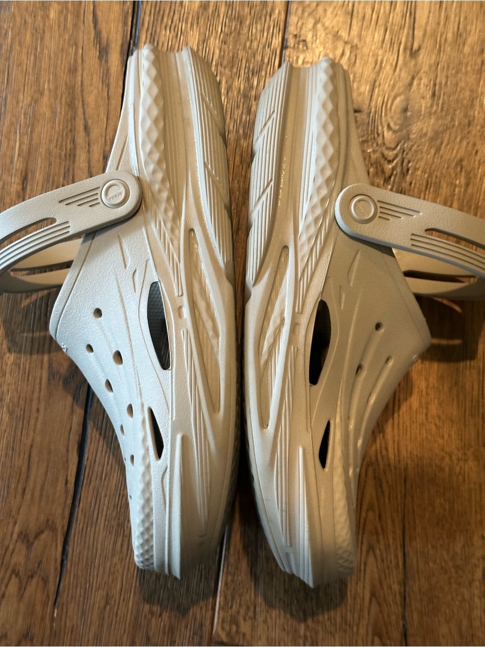 Crocs - Picture 6 of 15